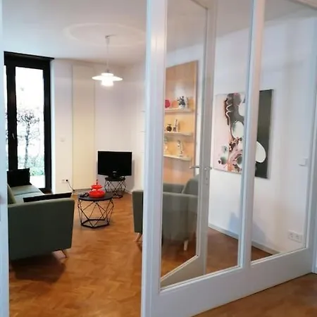 Apartment Exklusive In Architekten Villa, Naehe Theater