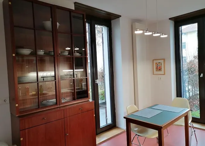 Appartement Exklusive In Architekten Villa, Naehe Theater