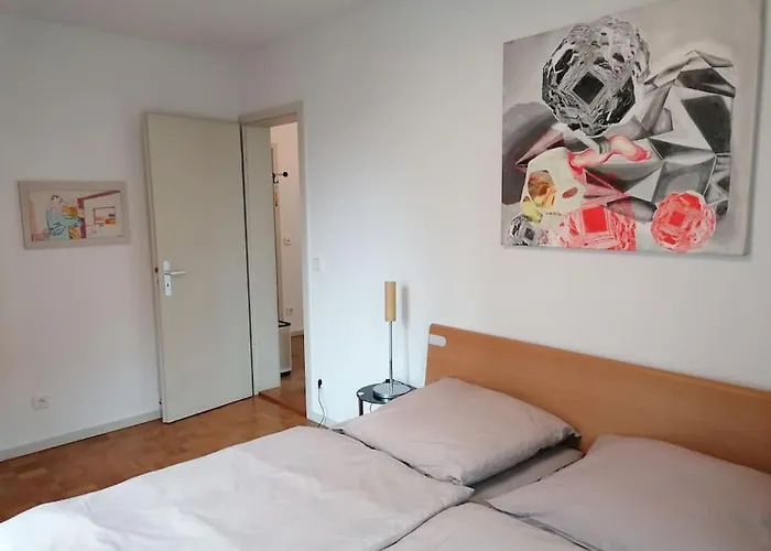 Appartement Exklusive In Architekten Villa, Naehe Theater *